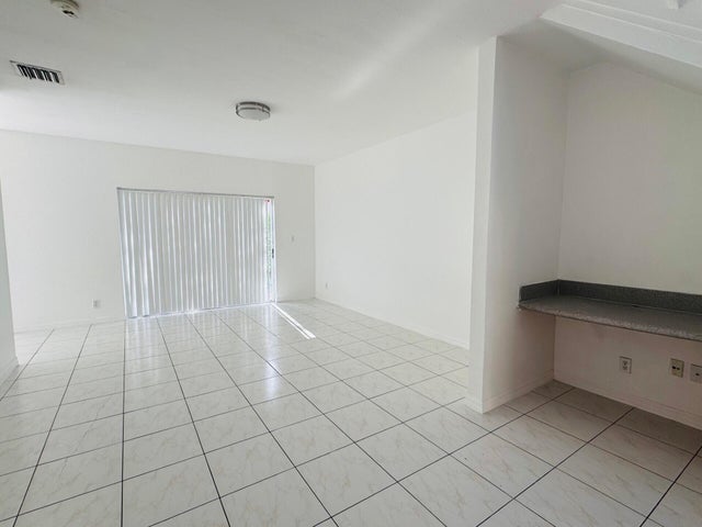 2 of 11 - 821 Talia Circle, Palm Springs, FL