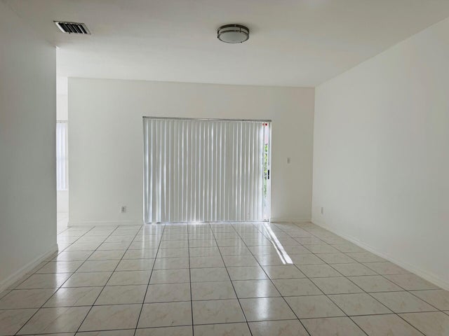 3 of 11 - 821 Talia Circle, Palm Springs, FL