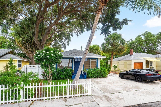 3 of 32 - 314 S Palmway #1, Lake Worth Beach, FL