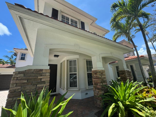 1 of 27 - 374 Columbus St, Palm Beach Gardens, FL