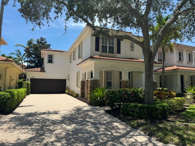 2 of 27 - 374 Columbus St, Palm Beach Gardens, FL
