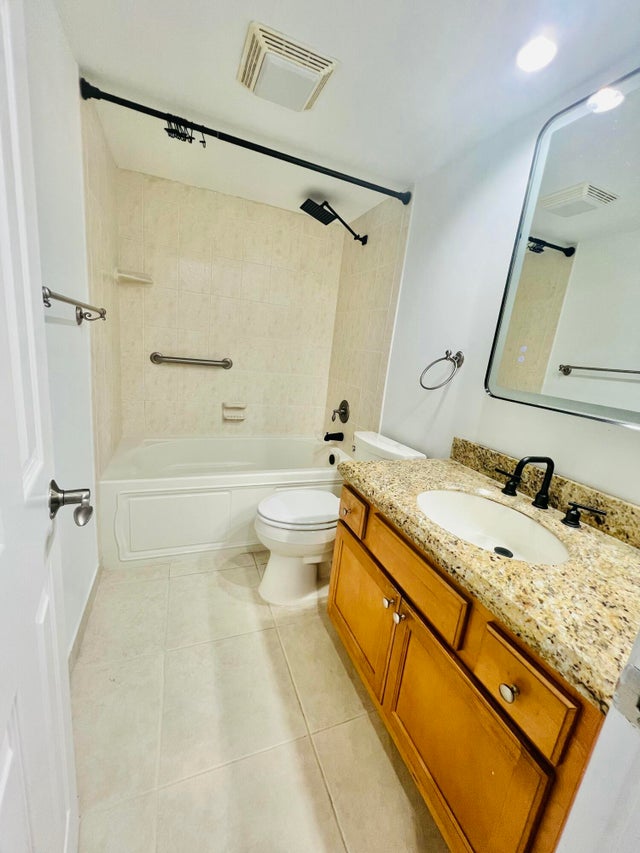 4 of 10 - 4236 Deste Court #208, Lake Worth, FL