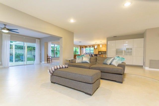2 of 25 - 6986 W Calle Del Paz W, Boca Raton, FL