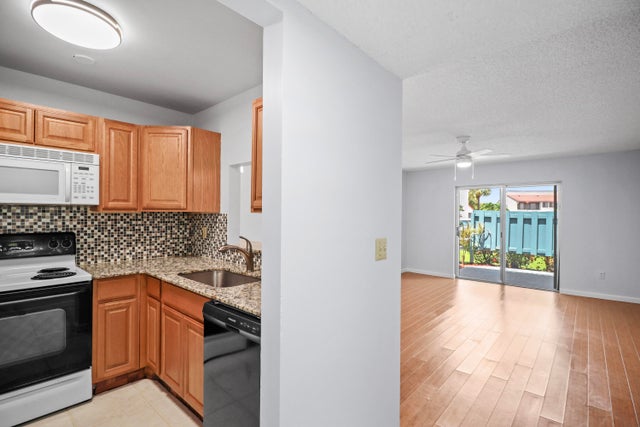 1 of 27 - 950 S Kanner Highway #d5, Stuart, FL