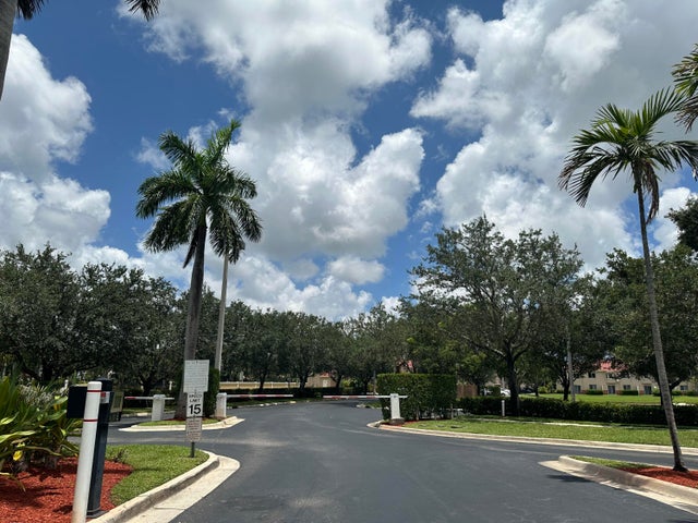 4 of 26 - 3474 Briar Bay Blvd #205, West Palm Beach, FL