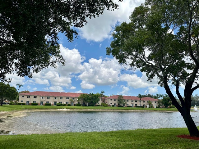 5 of 26 - 3474 Briar Bay Blvd #205, West Palm Beach, FL