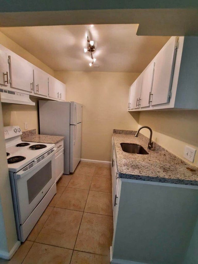 1 of 14 - 1500 N Congress Avenue #b29, West Palm Beach, FL