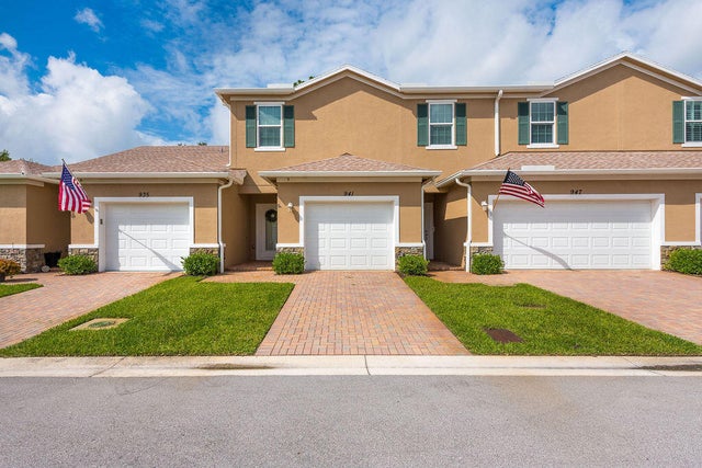 1 of 33 - 941 Ne Trailside Run, Port Saint Lucie, FL