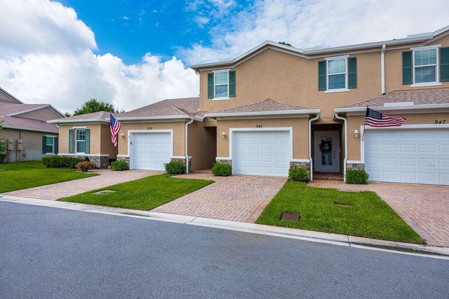 2 of 33 - 941 Ne Trailside Run, Port Saint Lucie, FL