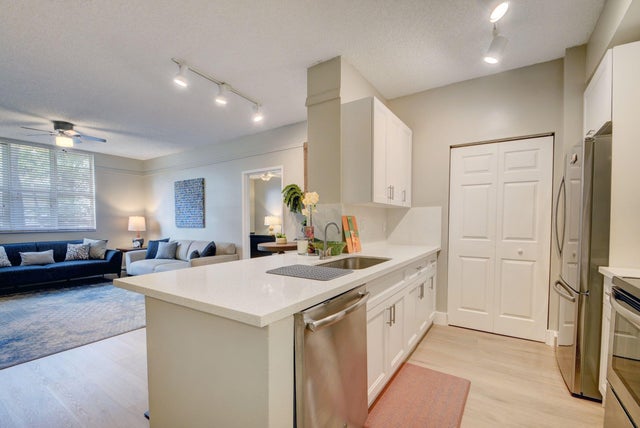 1 of 47 - 780 S Sapodilla Av #105, West Palm Beach, FL