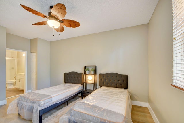 4 of 47 - 780 S Sapodilla Av #105, West Palm Beach, FL