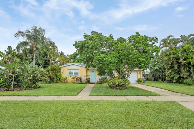 1 of 20 - 744 W Ilex Drive, Lake Park, FL