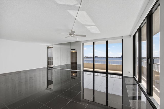 5 of 64 - 5540 N Ocean Dr #17 D, Singer Island, FL