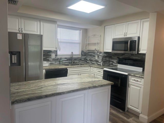 4 of 11 - 729 Lori Drive #305, Palm Springs, FL