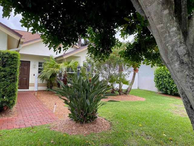 2 of 20 - 12861 Meadowbend Drive, Wellington, FL