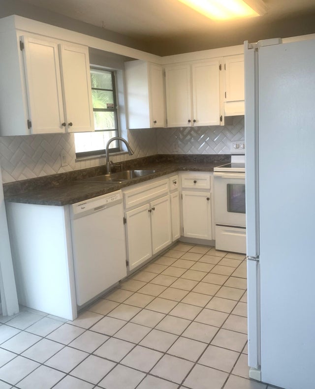 5 of 14 - 6030 Wolfe Street, Jupiter, FL