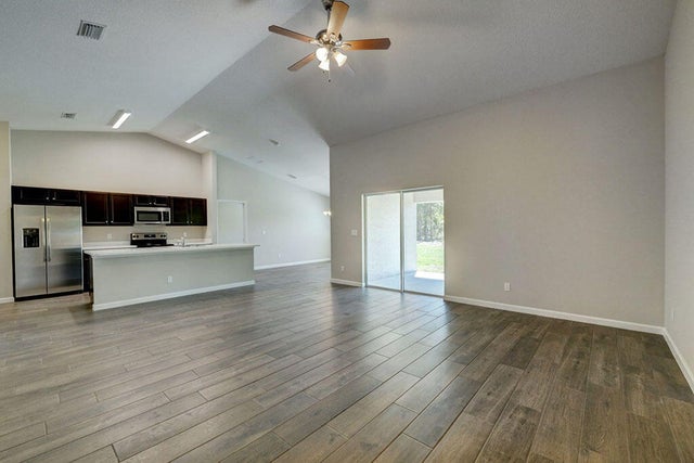 3 of 9 - 586 Sw Laconic Av, Port Saint Lucie, FL