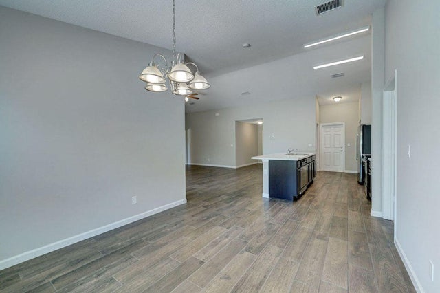 4 of 9 - 586 Sw Laconic Av, Port Saint Lucie, FL