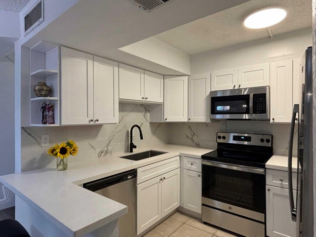 4 of 31 - 8231 Thames Boulevard #c, Boca Raton, FL