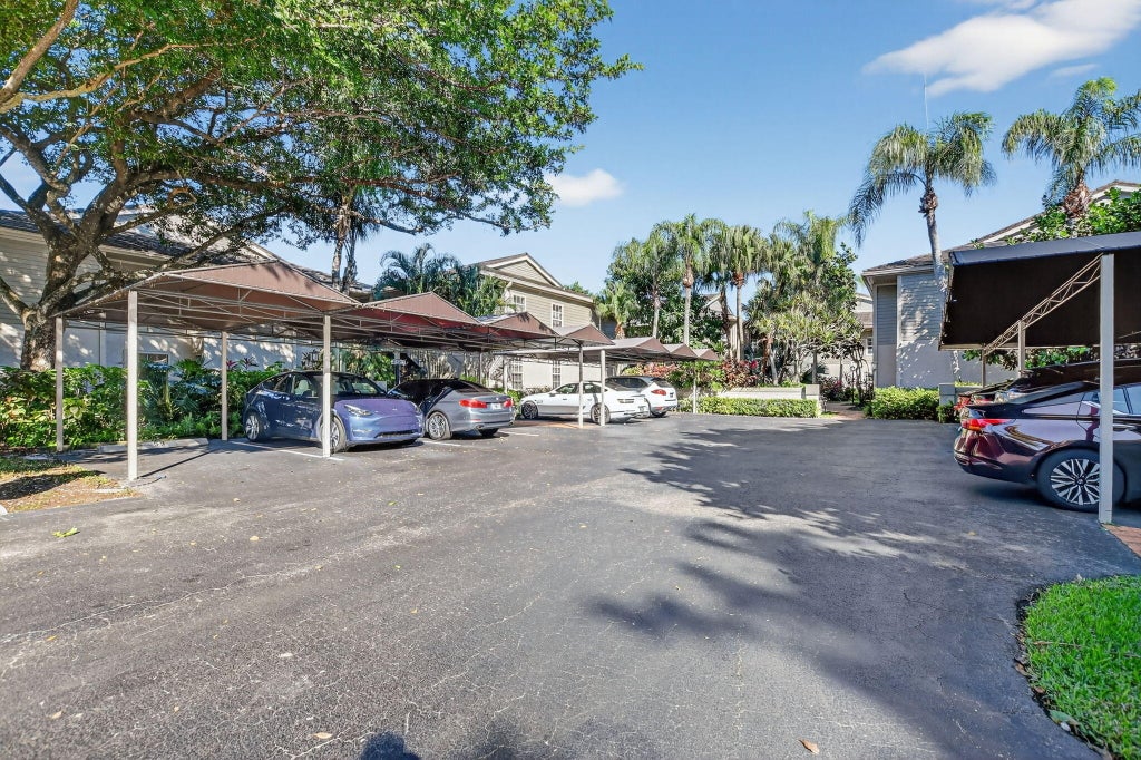 7623 Cinebar Dr #30u, Boca Raton