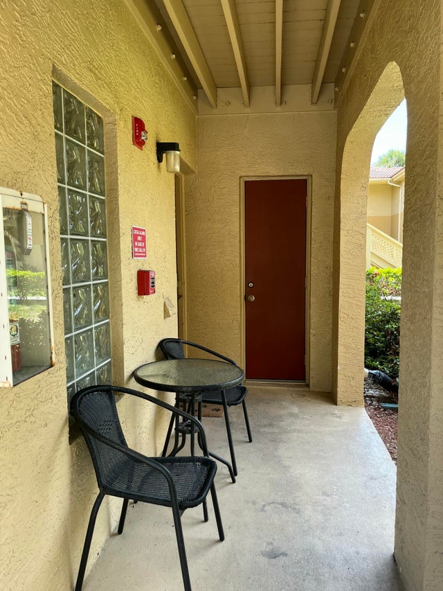 2 of 40 - 4751 Via Palm Lakes #401, West Palm Beach, FL
