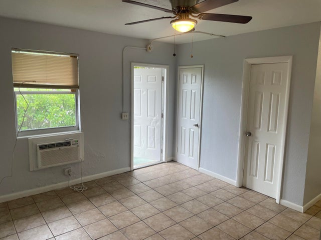 2 of 5 - 3300 Broadway Avenue #16, West Palm Beach, FL