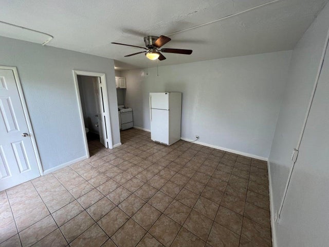 3 of 5 - 3300 Broadway Avenue #16, West Palm Beach, FL