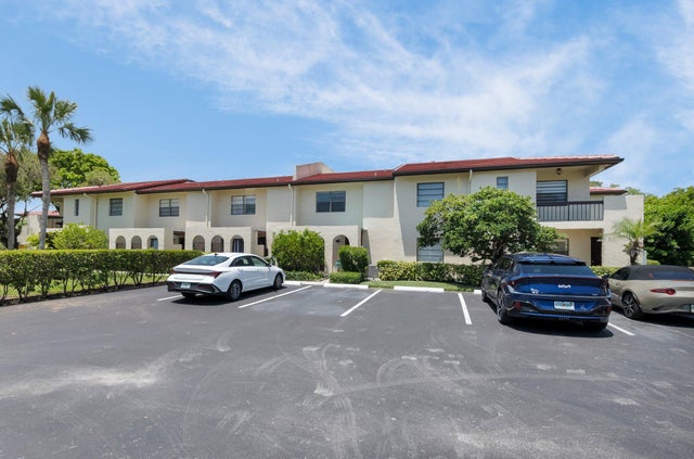 2 of 49 - 21207 Lago Circle #e, Boca Raton, FL