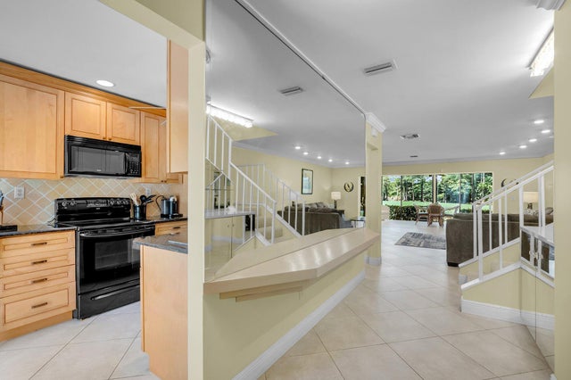 4 of 49 - 21207 Lago Circle #e, Boca Raton, FL