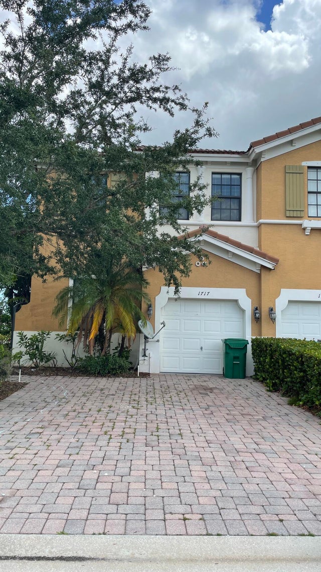 1 of 13 - 1717 Sw Umbria Street, Port Saint Lucie, FL