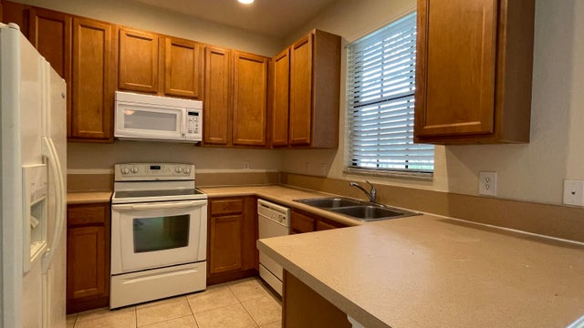2 of 13 - 1717 Sw Umbria Street, Port Saint Lucie, FL