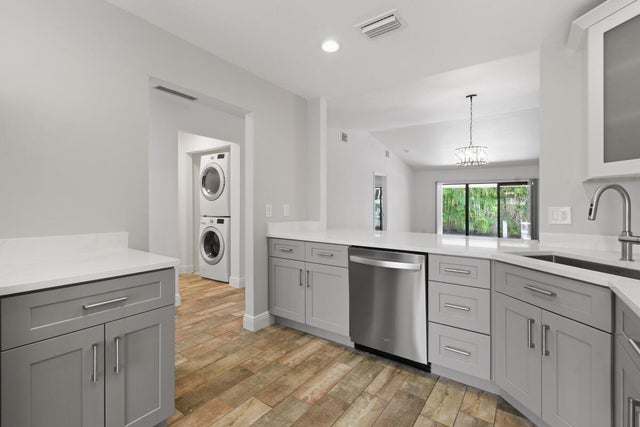 4 of 38 - 130 Palm Avenue #6, Jupiter, FL