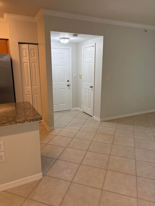 5 of 12 - 6434 Emerald Dunes Drive #303, West Palm Beach, FL