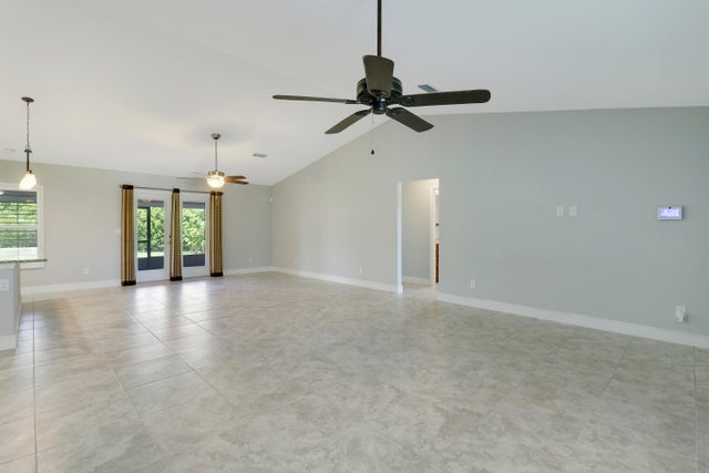 4 of 27 - 242 Sw South Quick Circle, Port Saint Lucie, FL