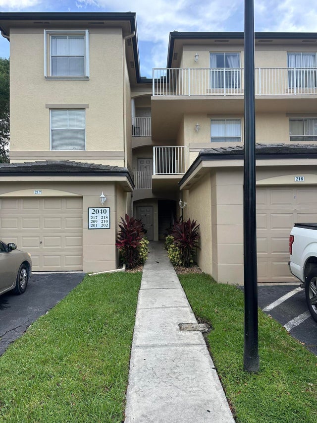 1 of 1 - 2040 Greenview Shores Boulevard #209, Wellington, FL