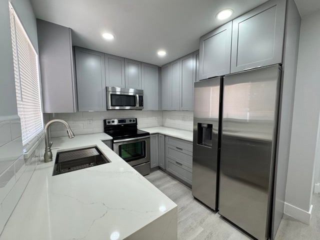 5 of 24 - 87 Silver Beach Road #a, Riviera Beach, FL