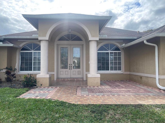 1 of 18 - 1072 Sw Castaneda Lane, Port Saint Lucie, FL