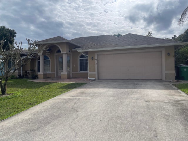 2 of 18 - 1072 Sw Castaneda Lane, Port Saint Lucie, FL