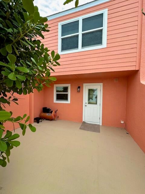 1000 Shorewinds Dr #c, Hutchinson Island