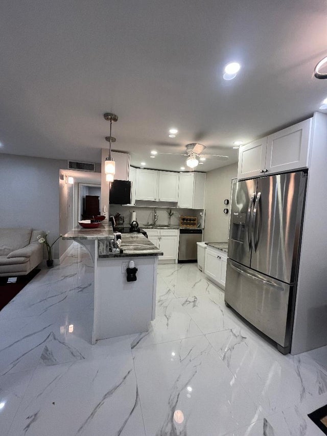 3 of 24 - 253 Burgundy F, Delray Beach, FL