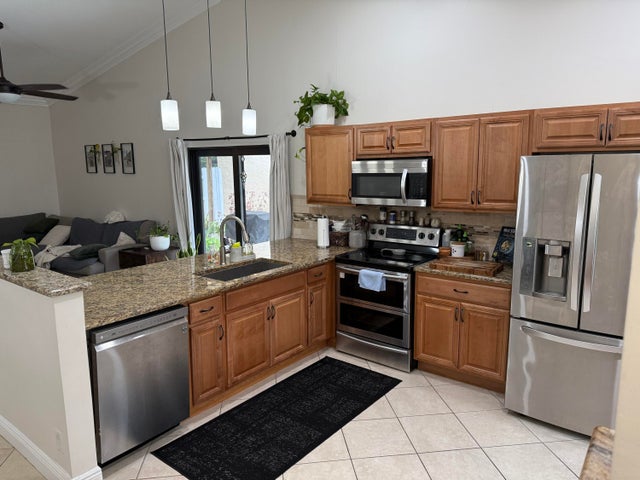 4 of 18 - 7 Hawthorne Lane, Boynton Beach, FL