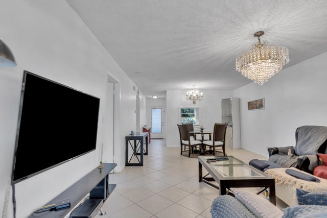 4 of 40 - 857 Worcester B Lane #b, Lake Worth, FL