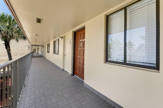 2 of 19 - 4489 Luxemburg Court #306, Lake Worth, FL