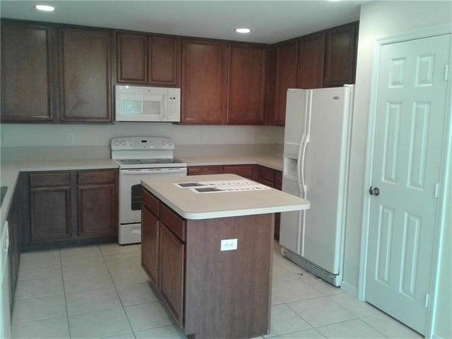 2 of 13 - 1752 Sw Airoso Boulevard, Port Saint Lucie, FL
