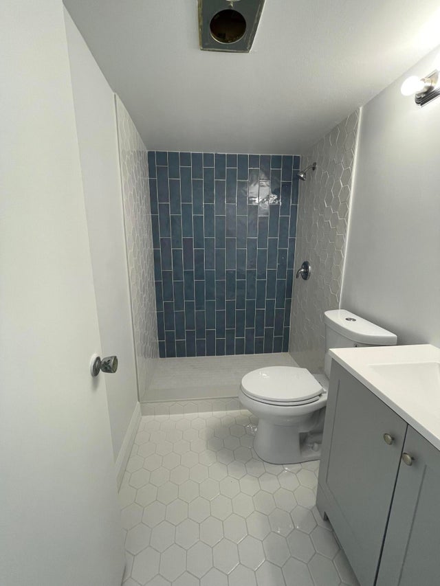 1 of 22 - 172 Sussex I, West Palm Beach, FL