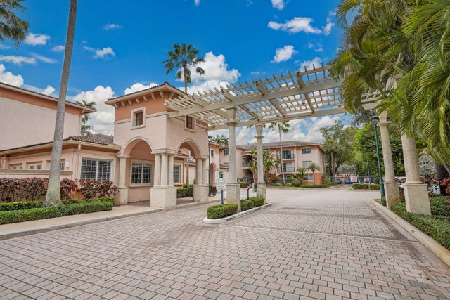 3 of 53 - 2033 Se 10th Avenue #616, Fort Lauderdale, FL