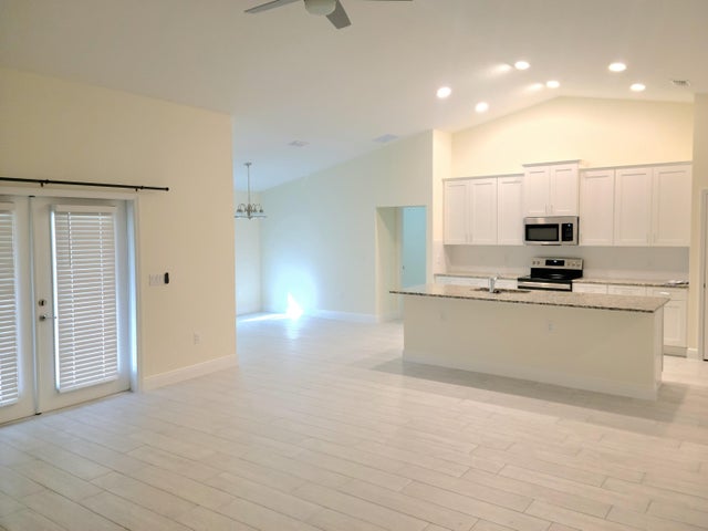 3 of 10 - 941 Sw California Boulevard, Port Saint Lucie, FL