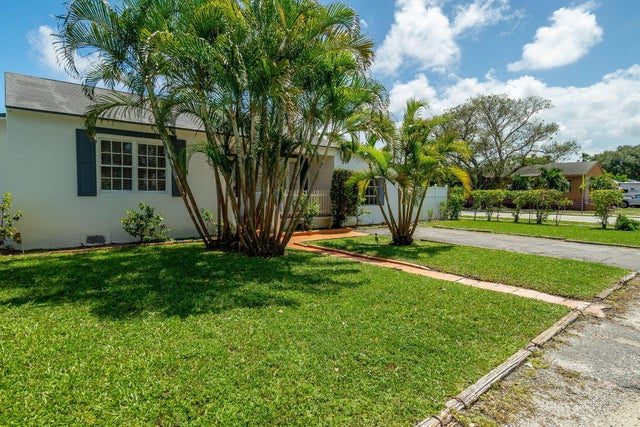 4 of 30 - 518 W Palm Street #a, Lantana, FL
