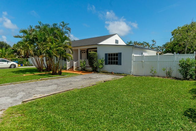 5 of 30 - 518 W Palm Street #a, Lantana, FL