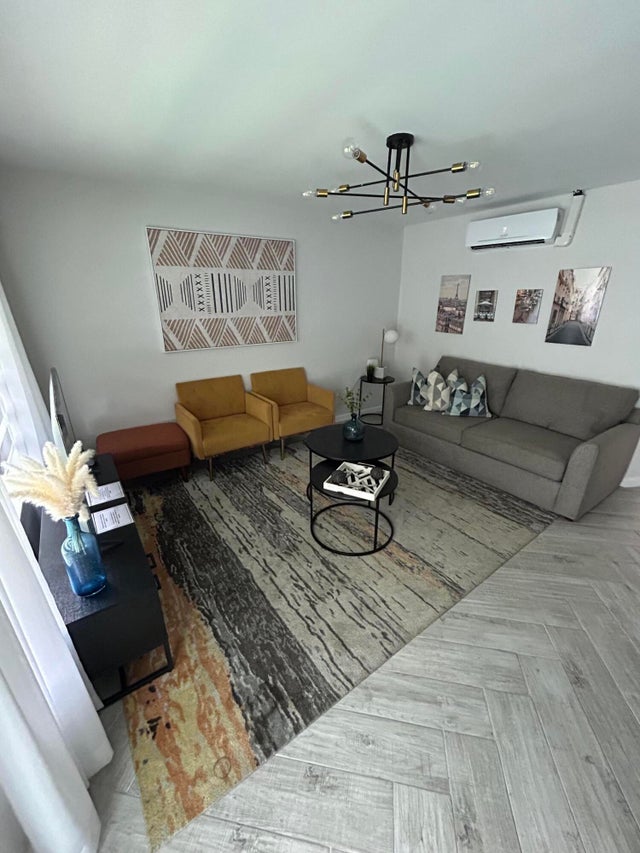 3 of 12 - 1037 Ne 9th Avenue #2, Fort Lauderdale, FL